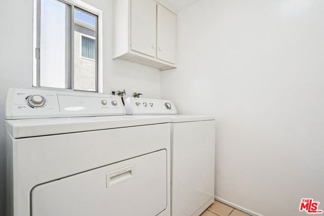 13065 Mindanao Way, Marina del Rey CA: https://media.crmls.org/mediaz/1de971d9-9eec-48bf-bcaf-3cb4216edcab.jpg
