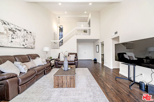 2366 Applewood Circle, Fullerton CA: https://media.crmls.org/mediaz/1de97b92-15b6-45b3-836e-829bdde44067.jpg