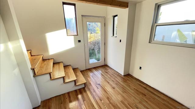366 Palm Ave, Chula Vista CA: https://media.crmls.org/mediaz/1de98e8a-27a3-403a-a645-e6831bc49afd.jpg