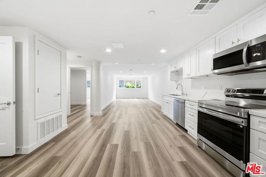 1408 W WASHINGTON Boulevard #002