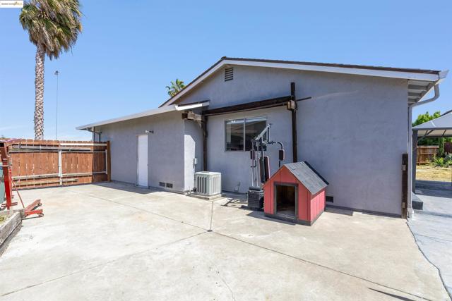 2158 Ackerman Dr, Pittsburg CA: https://media.crmls.org/mediaz/1dea19a2-2ee5-425c-bcf3-b0bd41e5d07b.jpg