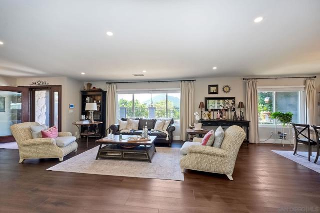 660 Via Rancho Pkwy, Escondido CA: https://media.crmls.org/mediaz/1deac1c7-a704-4c0a-944e-e6ef66eb9610.jpg