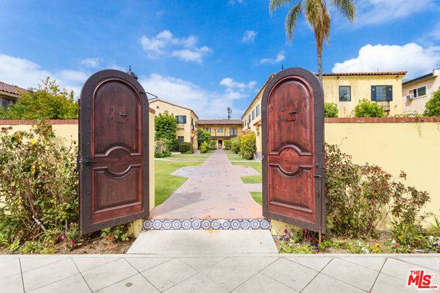 2623 Ellendale Place, Los Angeles CA: https://media.crmls.org/mediaz/1deae879-b4e5-4ef1-83d8-aa7798b3f1dd.jpg