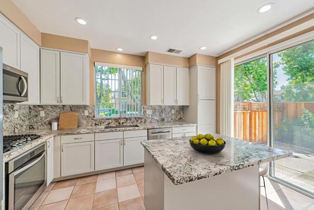 2829 Rubino Circle, San Jose CA: https://media.crmls.org/mediaz/1deb3b26-969d-4699-9106-6b6020e87b68.jpg