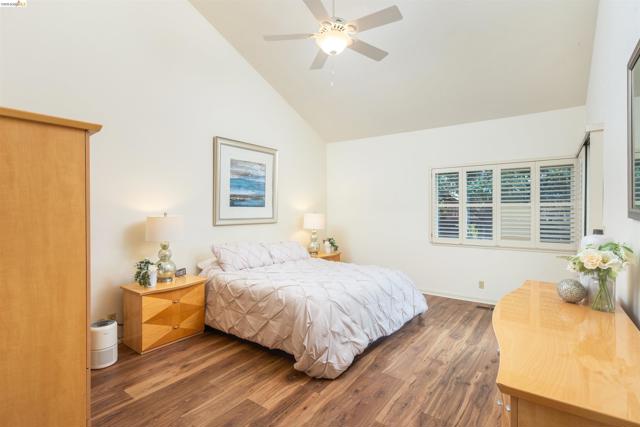 Image 36 of 59 For 3237 Vera Cruz Dr