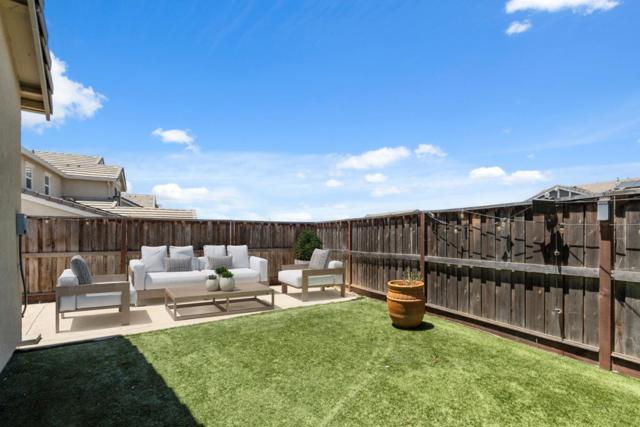 410 Thistle Court, Hollister CA: https://media.crmls.org/mediaz/1dec3b5a-4c55-4b9f-86bb-5fb7331ca634.jpg