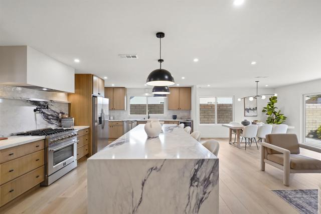 3130 Kerry Ln, Costa Mesa CA: https://media.crmls.org/mediaz/1dec9262-fb65-44cc-bb4a-fa0a672bbe1d.jpg