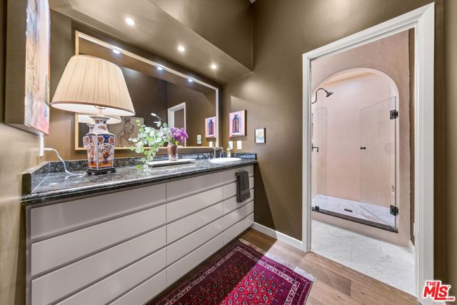 1048 E La Loma Avenue, Somis CA: https://media.crmls.org/mediaz/1decf825-d1f3-4295-b6e7-56fa828f629f.jpg