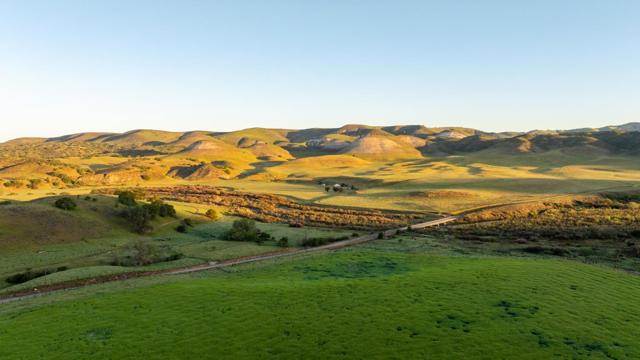 54800 Lonoak Road, King City CA: https://media.crmls.org/mediaz/1ded024f-2c7c-4093-959c-e5651198cb55.jpg