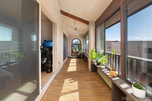 2530 Clairemont Dr, San Diego CA: https://media.crmls.org/mediaz/1ded671a-3e22-4c36-a034-221d383d11eb.jpg