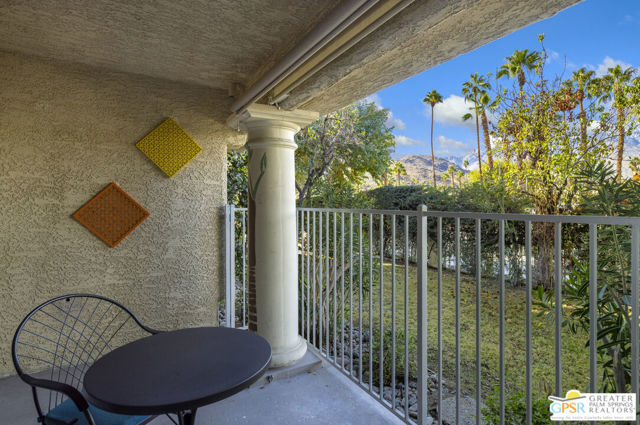 2700 Lawrence Crossley Road, Palm Springs CA: https://media.crmls.org/mediaz/1ded9291-9ce1-4c33-96dd-474a8a411cc3.jpg