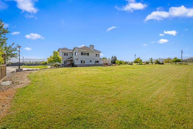 2340 Tennant Avenue, Morgan Hill CA: https://media.crmls.org/mediaz/1ded9de0-31f0-419c-bf20-dd7f3d44a711.jpg