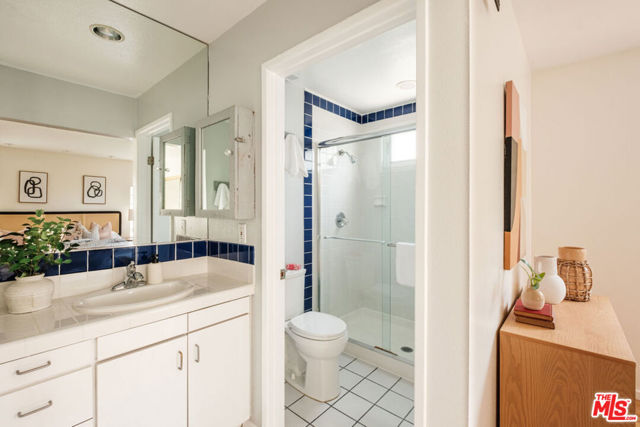 980 Oneonta Drive, Los Angeles CA: https://media.crmls.org/mediaz/1dee0e2b-0221-4dfe-ac4e-93b474a72a95.jpg