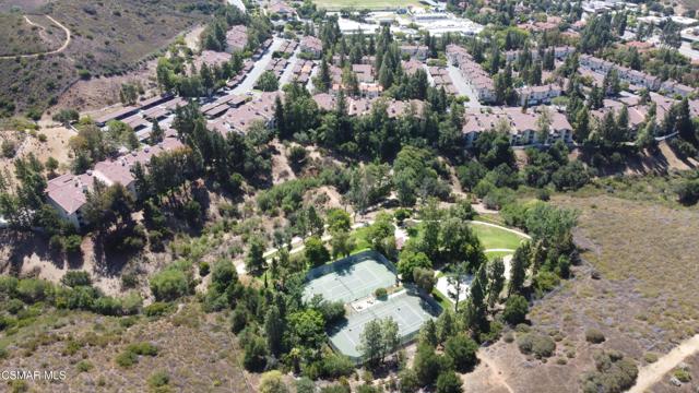 5824 Oak Bend Lane, Oak Park CA: https://media.crmls.org/mediaz/1deedc22-a474-4741-9953-eee62ebe44c3.jpg