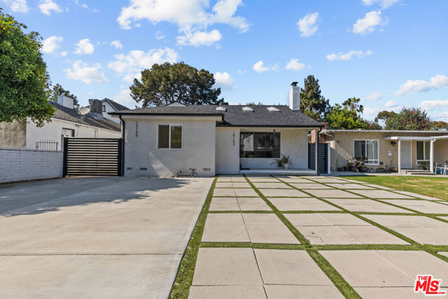 15153 La Maida Street, Sherman Oaks CA: https://media.crmls.org/mediaz/1deef8c3-e91f-4780-a6b6-f9c6ddfe1c3b.jpg