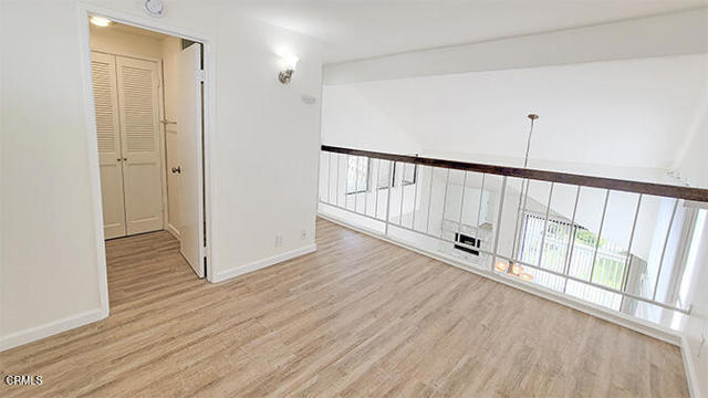 2977 Harbor Boulevard, Oxnard CA: https://media.crmls.org/mediaz/1def5e1e-8147-4359-8807-4748379ad205.jpg