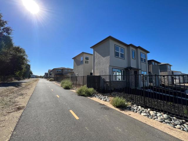 2800 High Tide Avenue, Sacramento CA: https://media.crmls.org/mediaz/1def87fd-443a-4424-8a2c-337771a2a1b4.jpg