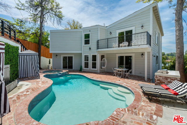 19555 Oxnard Street, Tarzana CA: https://media.crmls.org/mediaz/1defbce0-7883-402f-a3fd-dd70d1380ab9.jpg