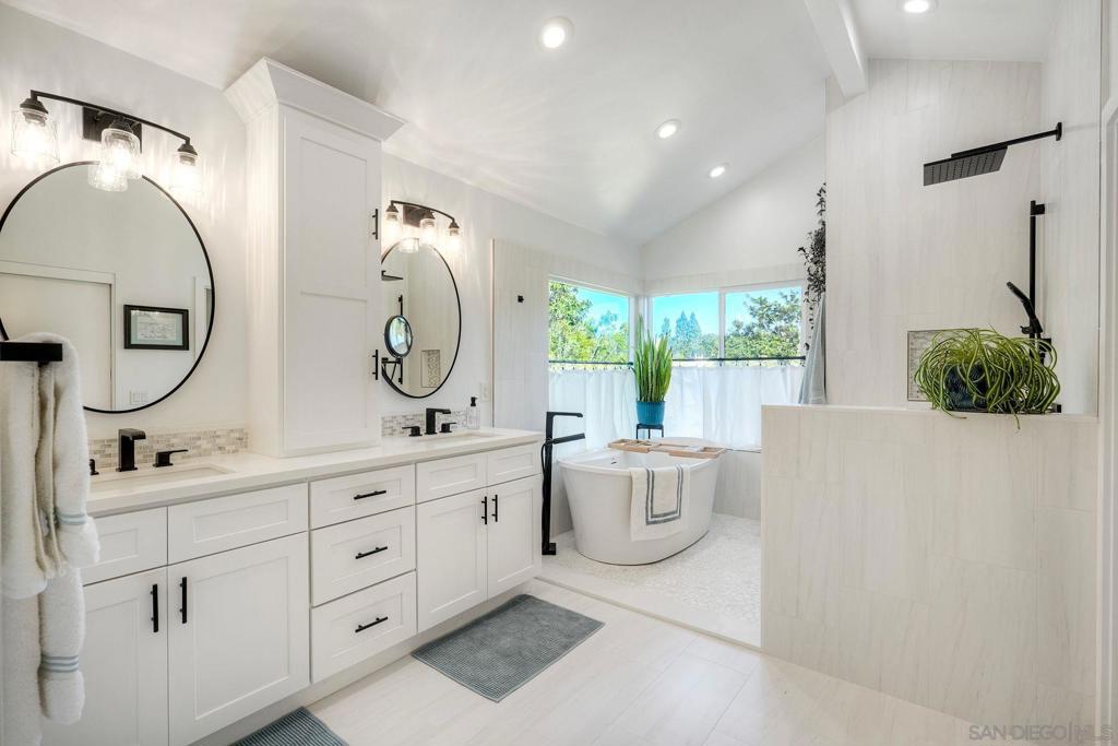 8748 Butano Ct - photo 13