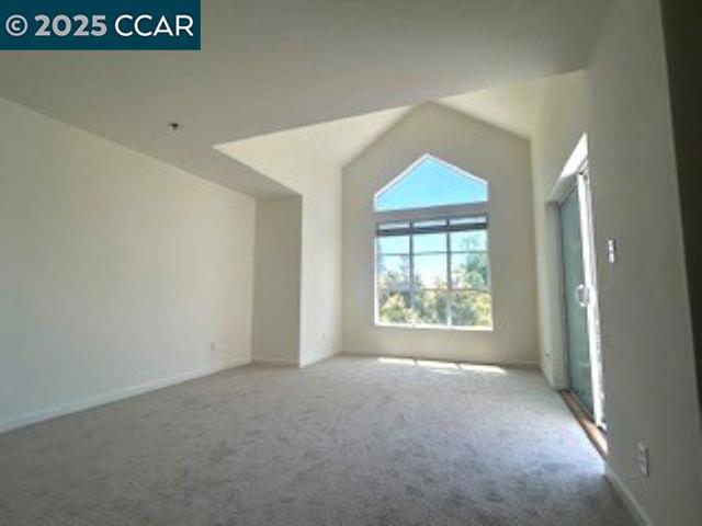 1174 Eddy St, San Francisco CA: https://media.crmls.org/mediaz/1df181bc-ca09-44c3-a366-d6d9de47e1a3.jpg