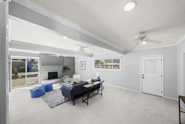 334 Oxford Street, Hayward CA: https://media.crmls.org/mediaz/1df24671-5a60-4dd2-821e-ab194d9238e5.jpg