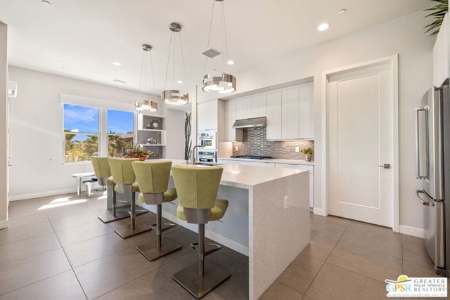 504 Retreat Circle, Palm Desert CA: https://media.crmls.org/mediaz/1df30304-f687-448f-8216-4db43ff3e5b7.jpg