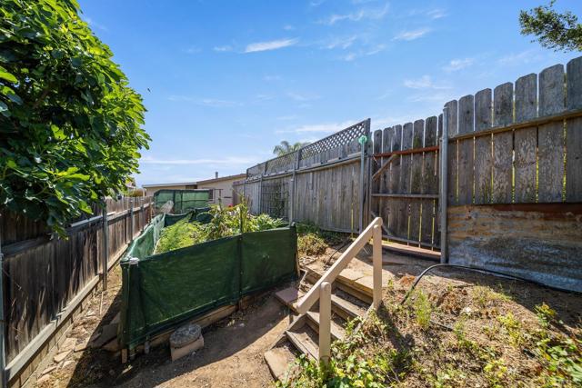 905 Discovery Street, San Marcos CA: https://media.crmls.org/mediaz/1df3e4a4-4c96-47bb-b4fe-a08abf0b5c14.jpg