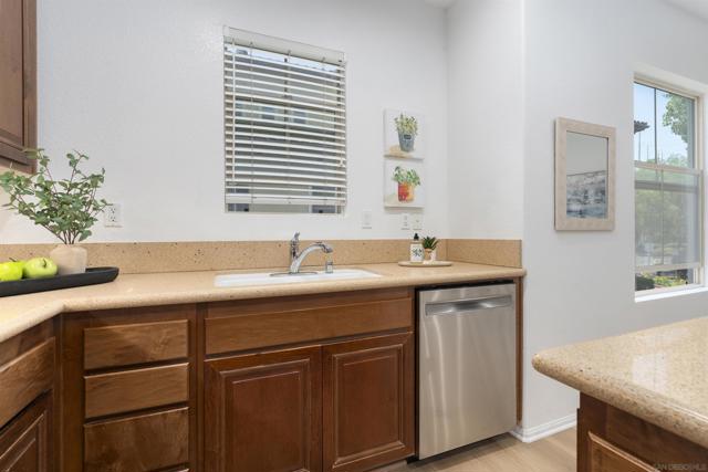 2517 Escala Circle, San Diego CA: https://media.crmls.org/mediaz/1df40a72-221e-42d0-9afb-c986e4fd0229.jpg