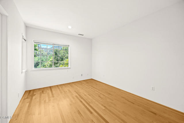 Detail Gallery Image 17 of 24 For 405 Woodcliffe Rd, Pasadena,  CA 91105 - 3 Beds | 2/1 Baths