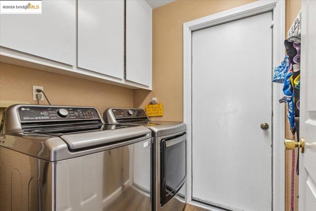1531 Rutherford Ln, Oakley CA: https://media.crmls.org/mediaz/1df455db-0889-41b2-a445-bdf2005cc0d0.jpg