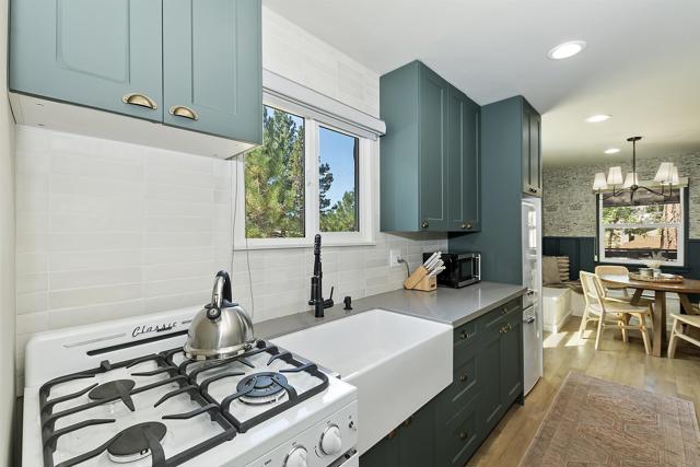 1128 E Country Club Blvd, Big Bear City CA: https://media.crmls.org/mediaz/1df5521a-a536-4f28-8770-2801bd40a2af.jpg