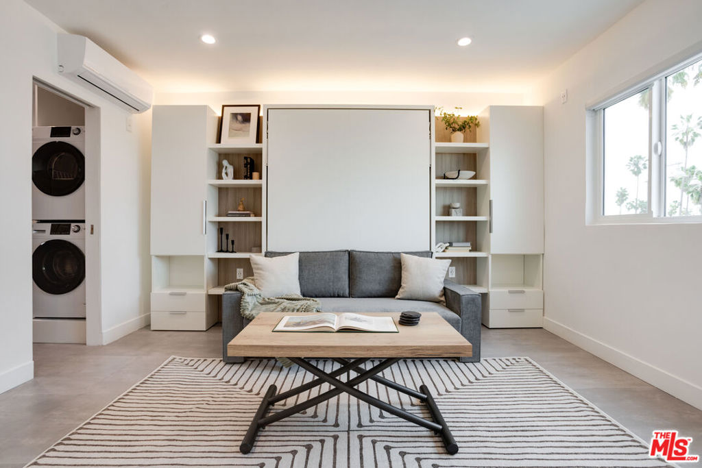 1313 Ocean Front Walk #10