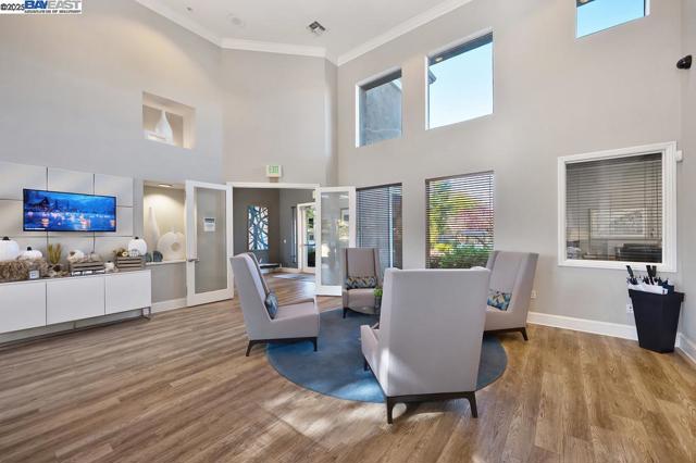 701 Gibson Dr, Roseville CA: https://media.crmls.org/mediaz/1df610dc-6b91-4cc2-87e2-d1f0e853a932.jpg