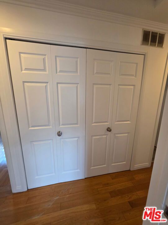1029 Pleasantview Avenue, Venice CA: https://media.crmls.org/mediaz/1df6759c-affe-4393-8f72-89ef265cf787.jpg