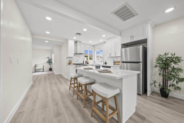 Detail Gallery Image 5 of 38 For 4733 Soria Dr, San Diego,  CA 92115 - 5 Beds | 3 Baths