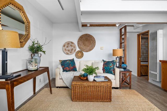 360 36th Avenue, Santa Cruz CA: https://media.crmls.org/mediaz/1df717ef-9c0c-4ddb-8c77-3fca9fa35f1a.jpg