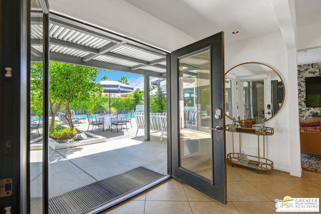 830 N Riverside Drive, Palm Springs CA: https://media.crmls.org/mediaz/1df7334a-e654-4268-878b-8be3cea1a320.jpg