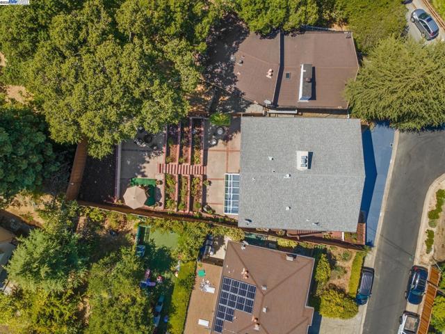 2140 Pullman Ave, Belmont CA: https://media.crmls.org/mediaz/1df79c9b-66f5-47bd-a769-d1b4d3fefc99.jpg