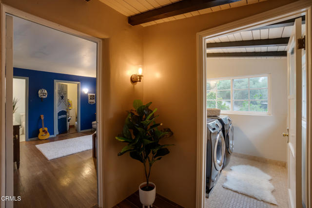 584 Rosemont Avenue, Pasadena CA: https://media.crmls.org/mediaz/1df7dec2-845f-46cd-9072-b6bf3cc99482.jpg