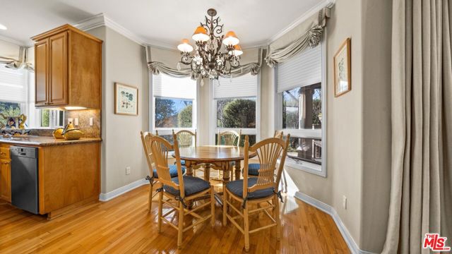219 Baybrook Court, Lake Sherwood CA: https://media.crmls.org/mediaz/1df803ed-5c88-4070-82ae-b8455adb29fd.jpg
