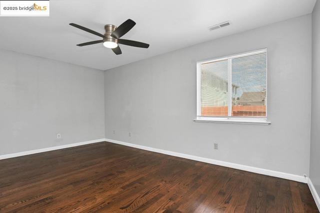 2740 14Th St, San Pablo CA: https://media.crmls.org/mediaz/1df8edbd-d5c2-4663-8311-8ba777e8f39d.jpg