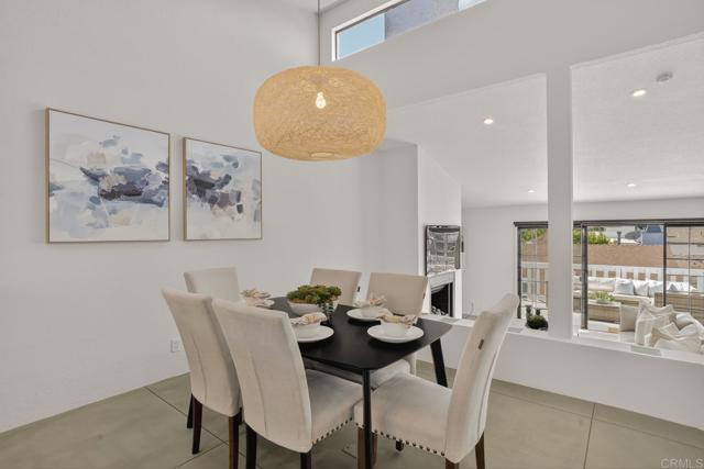 Detail Gallery Image 11 of 55 For 2021 Carnegie Ln #APT 7,  Redondo Beach,  CA 90278 - 3 Beds | 2/1 Baths