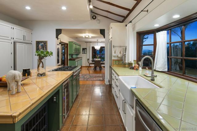 1115 S Mollison Ave, El Cajon CA: https://media.crmls.org/mediaz/1df9c461-e105-4469-bb20-df348569ad1b.jpg