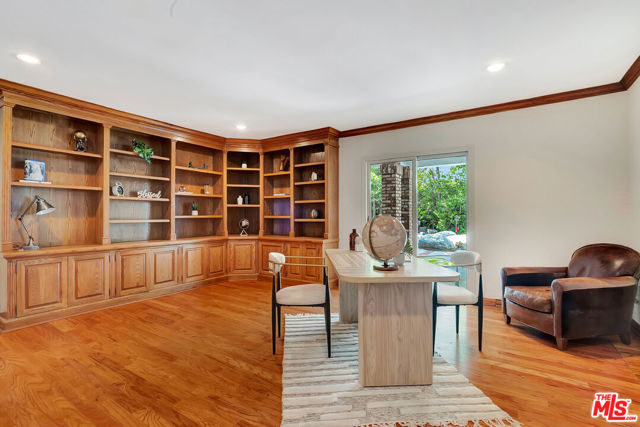 5025 Delita Place, Woodland Hills CA: https://media.crmls.org/mediaz/1dfa77a0-f327-4613-93d6-1d9b87cbcd13.jpg