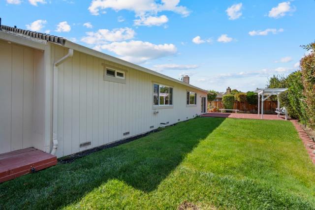 471 Marks Drive, Hollister CA: https://media.crmls.org/mediaz/1dfb290a-032e-4189-a4b2-231b2334e4ae.jpg