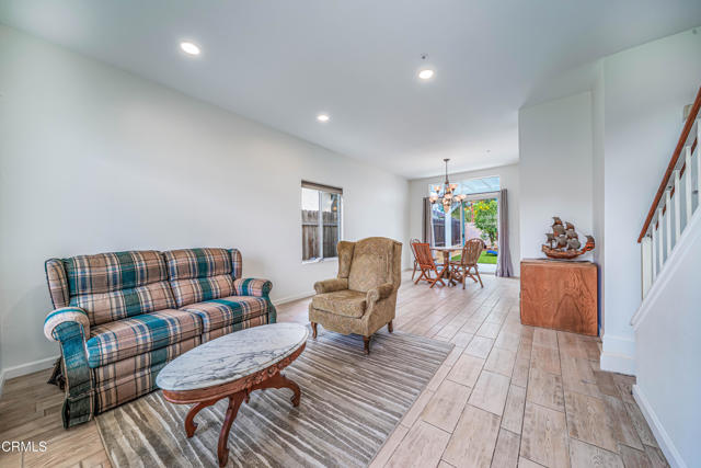Detail Gallery Image 7 of 26 For 10598 Sunflower St, Ventura,  CA 93004 - 4 Beds | 2/1 Baths