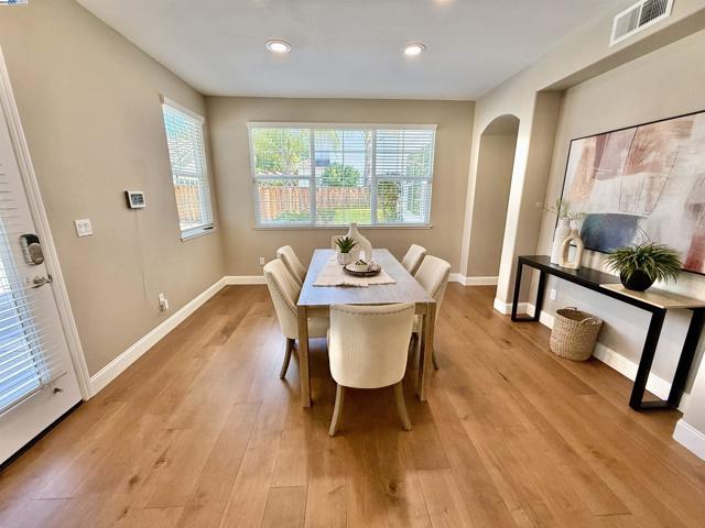 5825 Dresslar Cir, Livermore CA: https://media.crmls.org/mediaz/1dfc7340-d8fb-4212-bf5e-4e67ad801954.jpg
