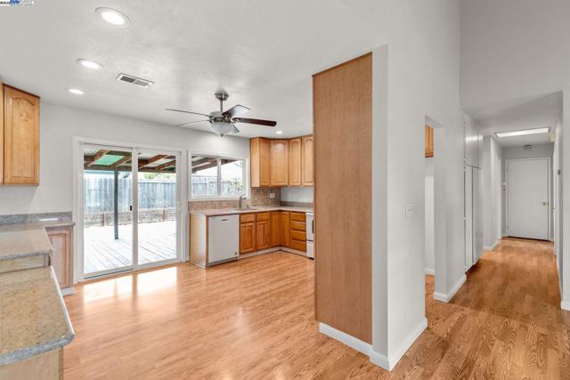 368 Helen Way, Livermore CA: https://media.crmls.org/mediaz/1dfcaaac-b7a4-4cd8-9456-68e458c8de63.jpg