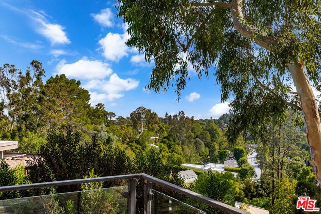933 Bluegrass Lane, Los Angeles CA: https://media.crmls.org/mediaz/1dfd34fe-9aa5-411c-ad50-c81437857317.jpg