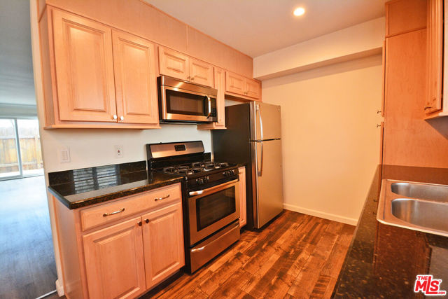 14947 DICKENS Street, 4 photo 4